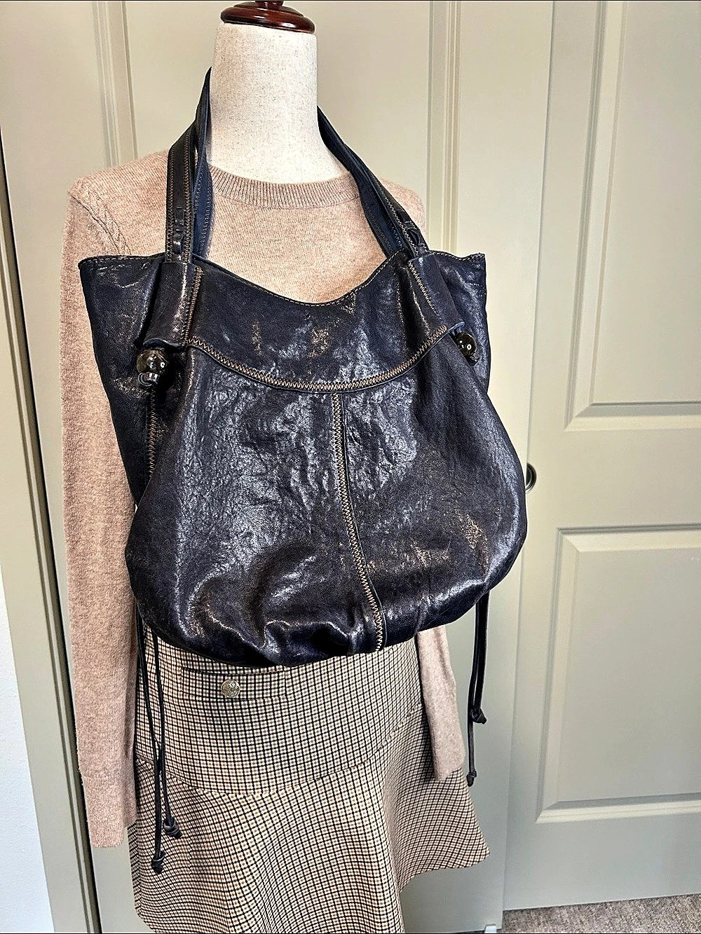 ✨ VTG LUCKY BRAND NAVY BLUE LEATHER SIDE TIE HOBO BAG ✨